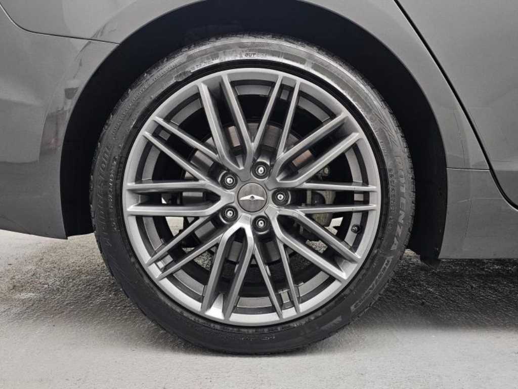 Genesis G70 - Vista 5