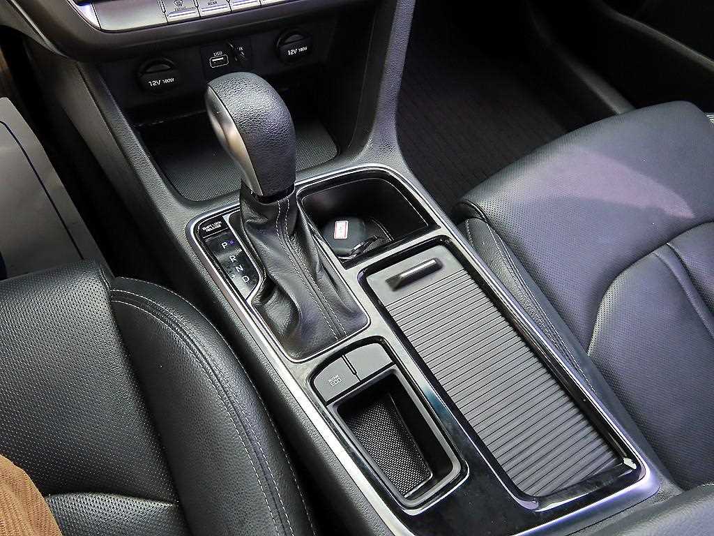 HYUNDAI Sonata - Vista 10