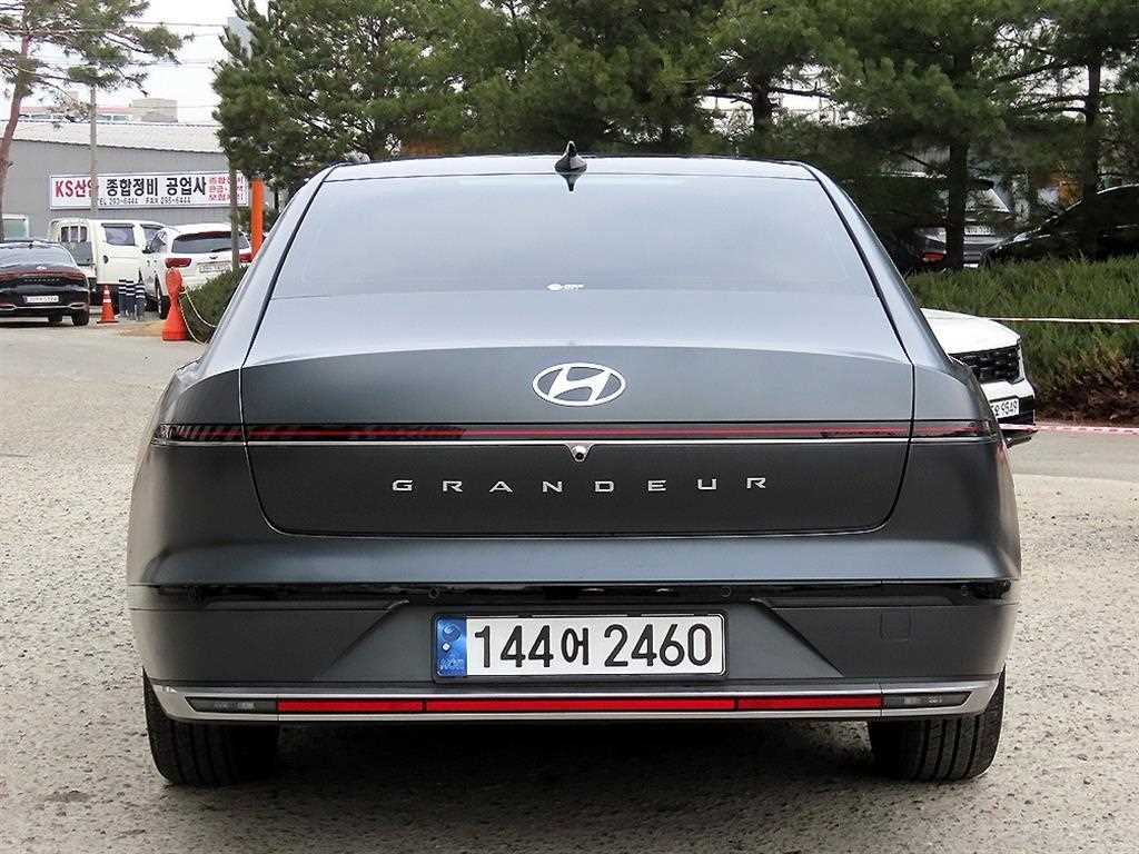 HYUNDAI Grandeur - Vista 7