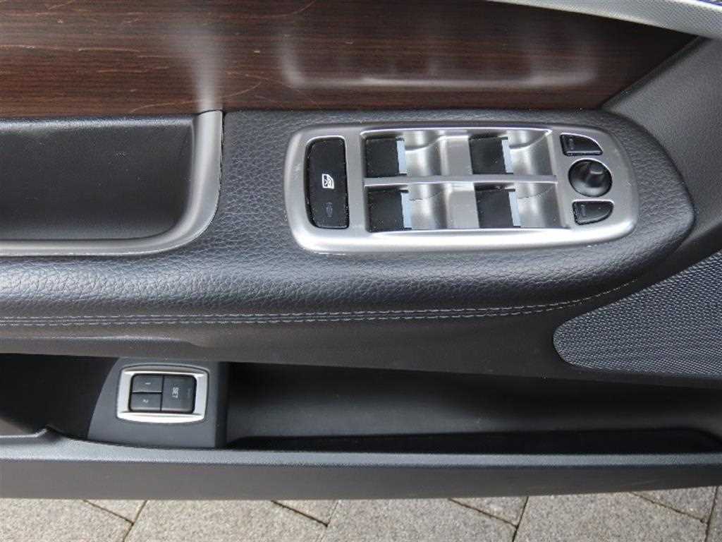 Jaguar XF - Vista 12