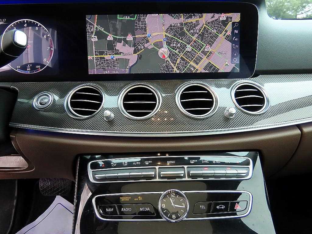 Mercedes Benz E class 2020 Negro - Importación desde Corea - HF Imports Iquique - Foto 14