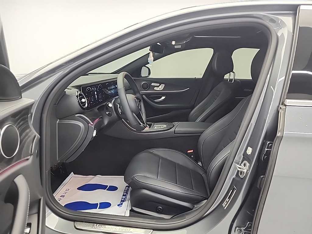 Mercedes Benz E class - Vista 12