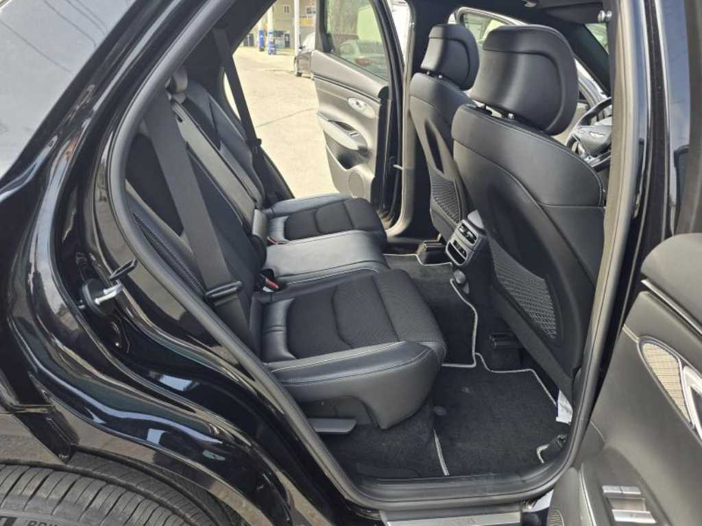 Genesis GV70 - Vista 10