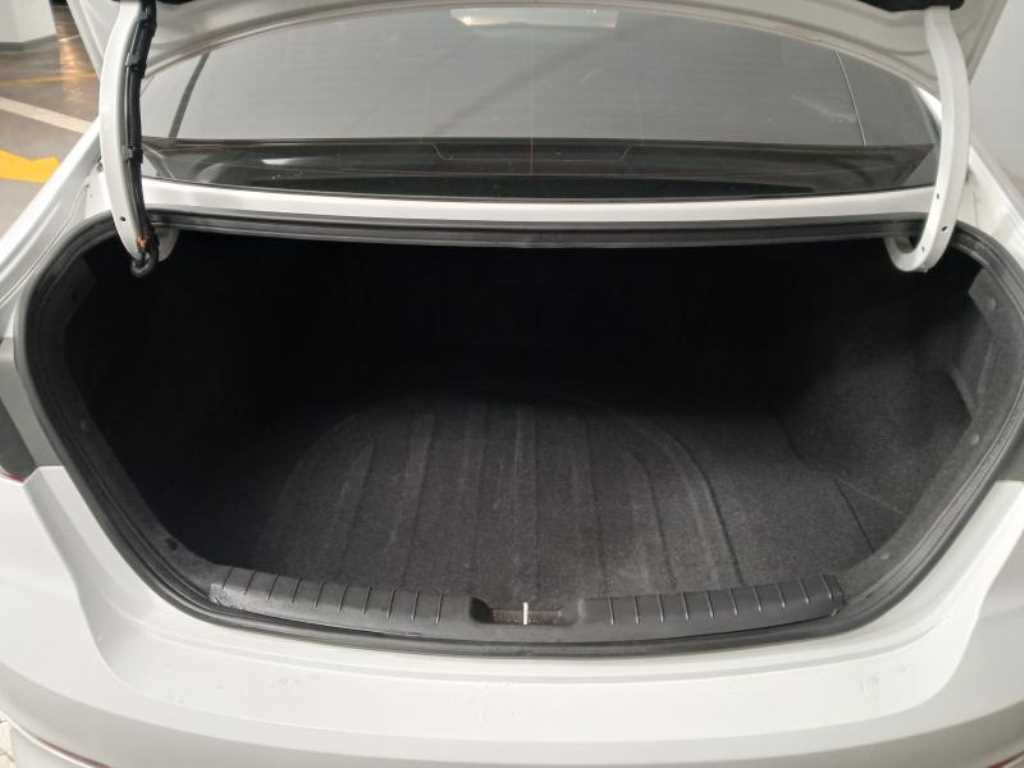 HYUNDAI Avante 2018 Blanco - Importación desde Corea - HF Imports Iquique - Foto 18