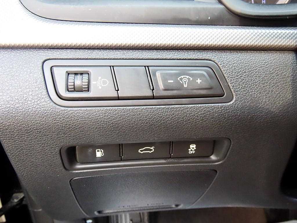 HYUNDAI Sonata - Vista 12