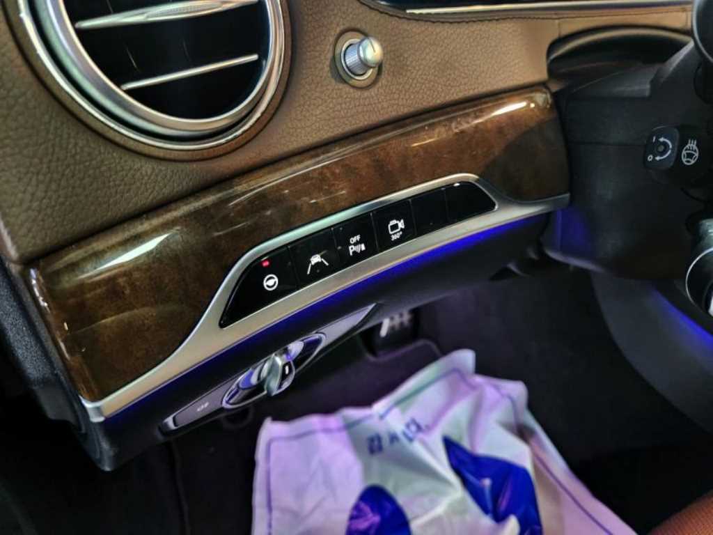 Mercedes Benz S Class - Vista 12