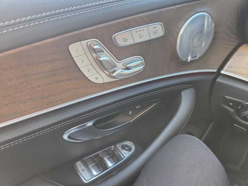 Mercedes Benz E class - Vista 10