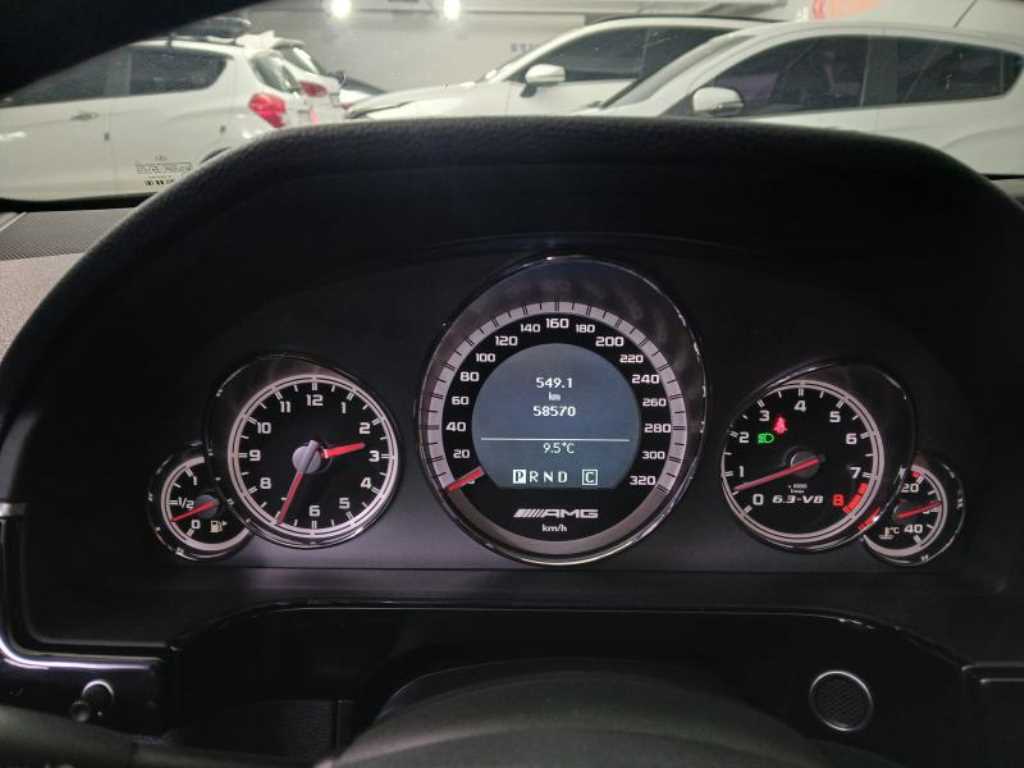 Mercedes Benz E class - Vista 9