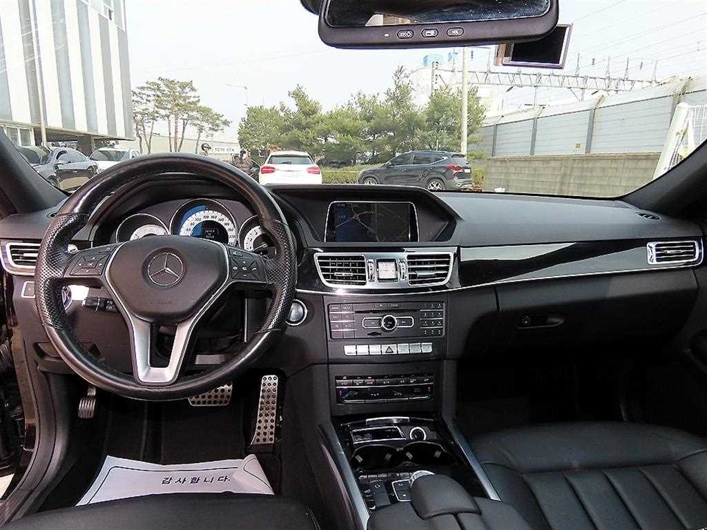 Mercedes Benz E class - Vista 7