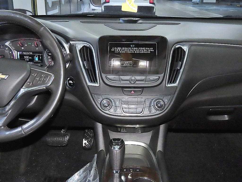 Chevrolet Malibu - Vista 11