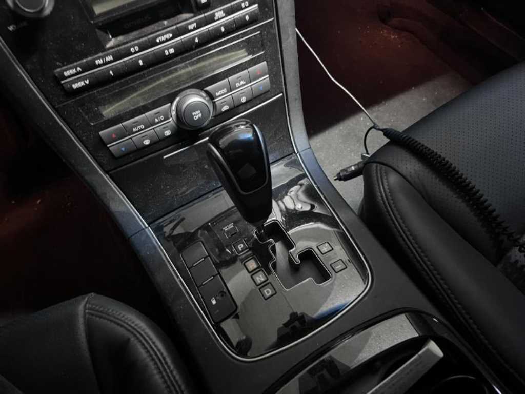 KIA Opirus - Vista 7