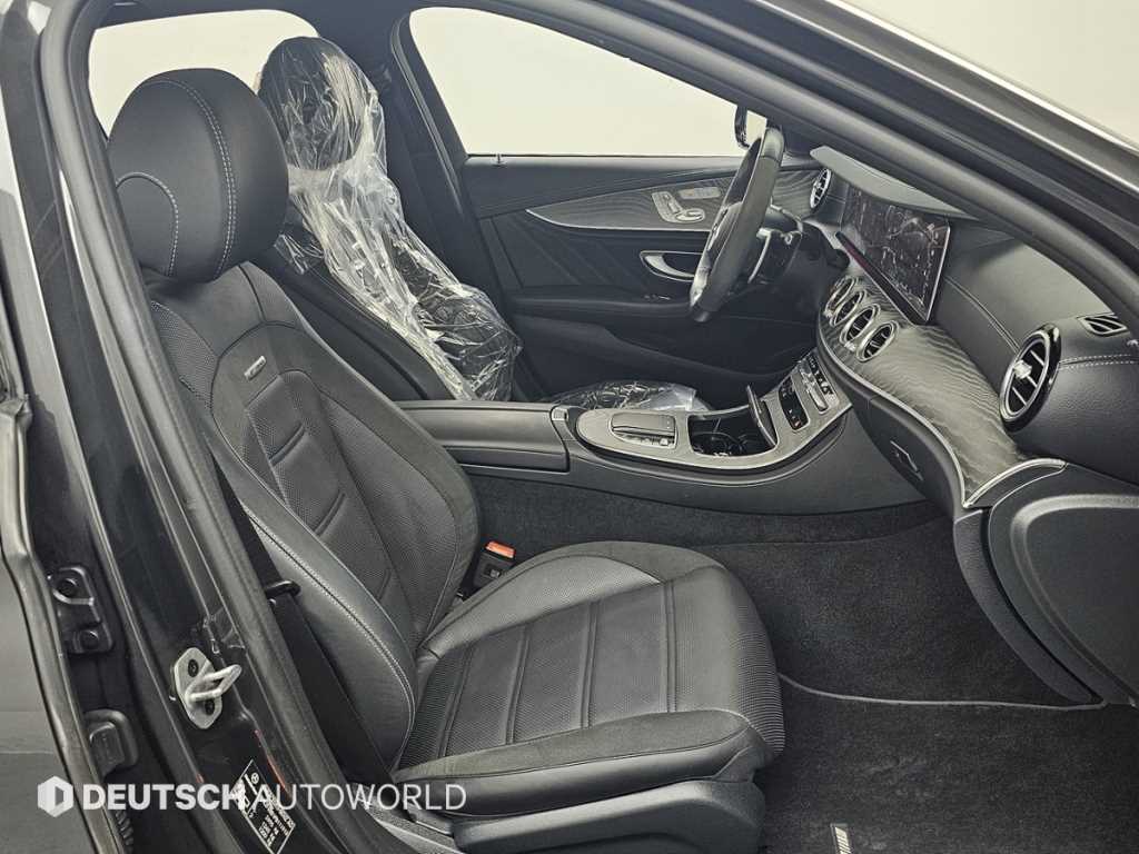 Mercedes Benz E class - Vista 10