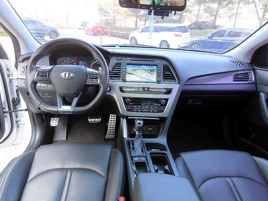 HYUNDAI Sonata - Vista 7