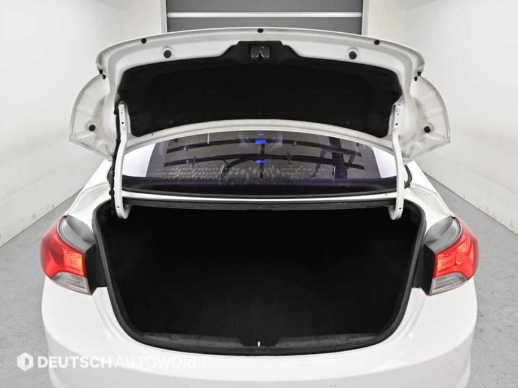 HYUNDAI Avante 2013 Blanco - Importación desde Corea - HF Imports Iquique - Foto 19