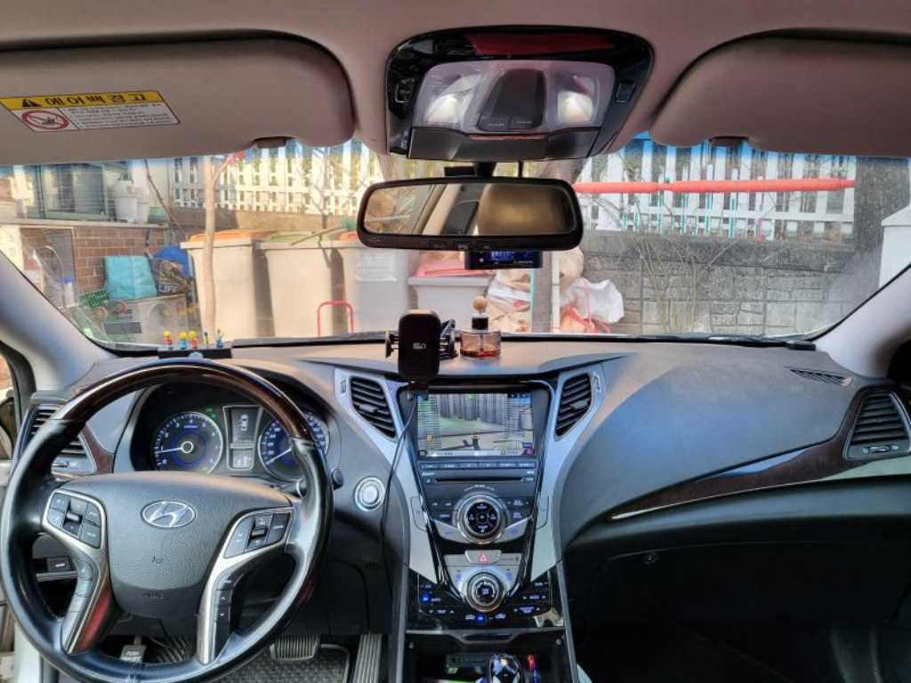 HYUNDAI Grandeur - Vista 5