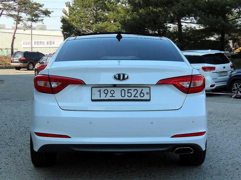 HYUNDAI Sonata - Vista 4