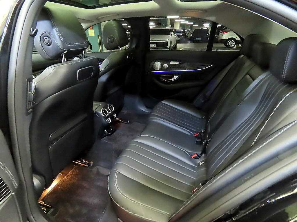 Mercedes Benz E class - Vista 7