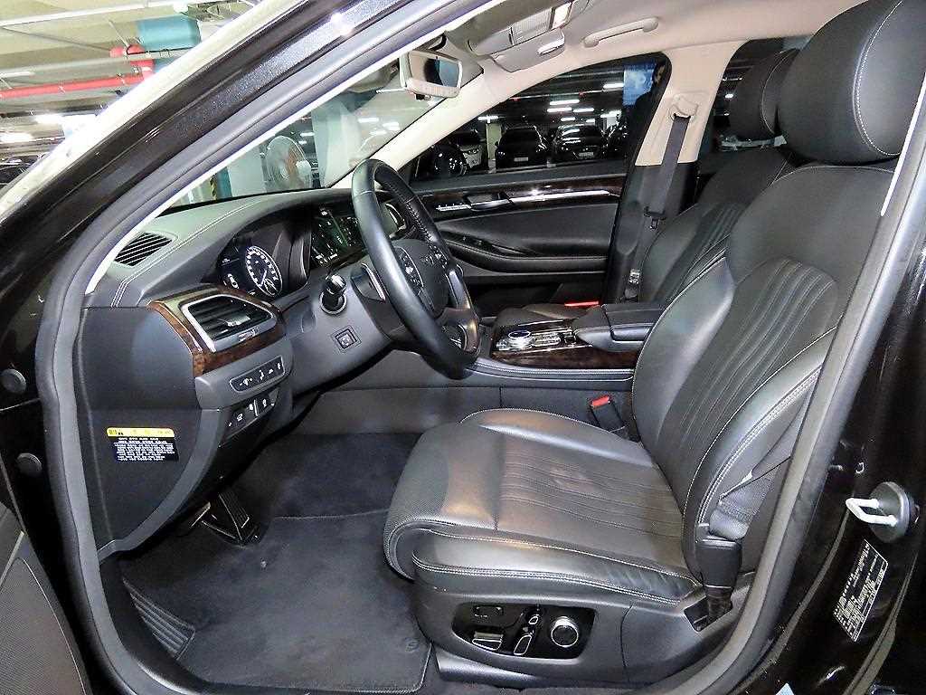 Genesis G90 - Vista 6