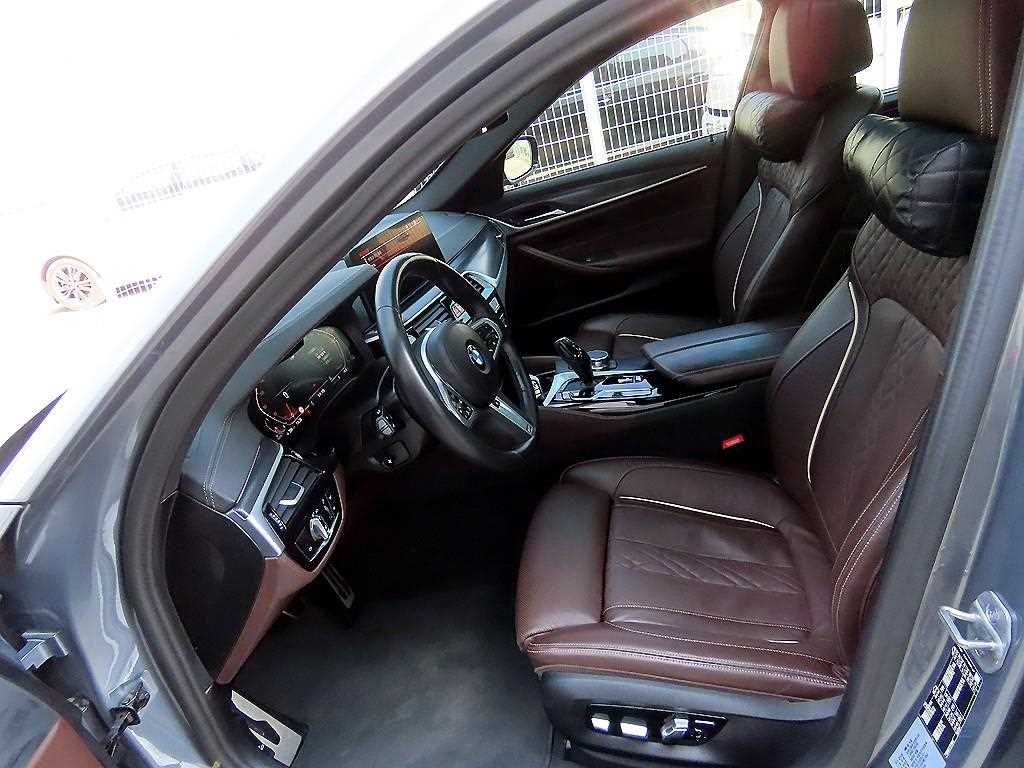 BMW 5 Series - Vista 5