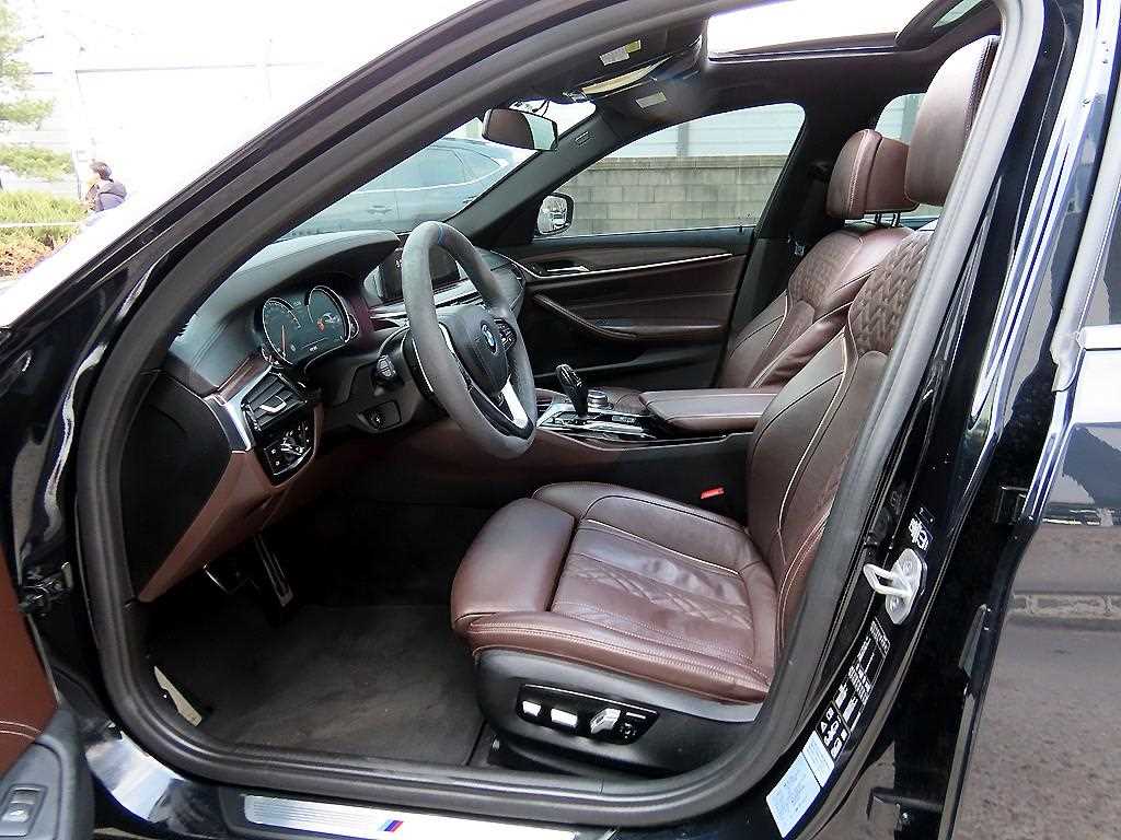 BMW 5 Series - Vista 5