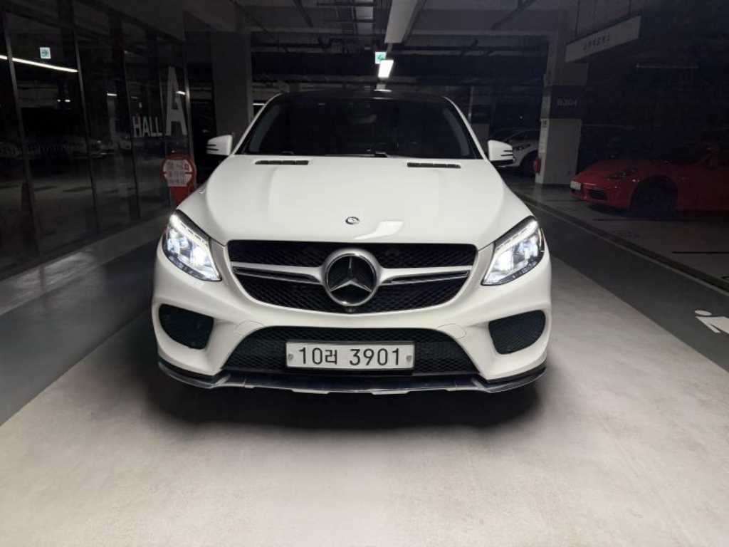 Mercedes Benz GLE Class - Vista 2