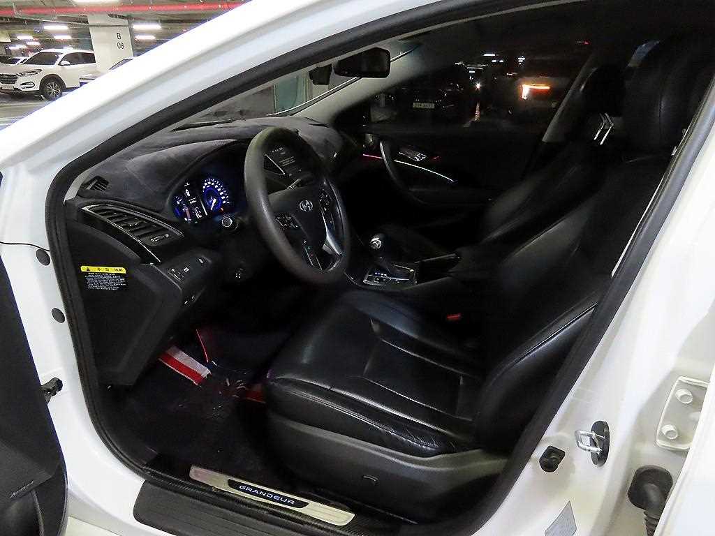 HYUNDAI Grandeur - Vista 6