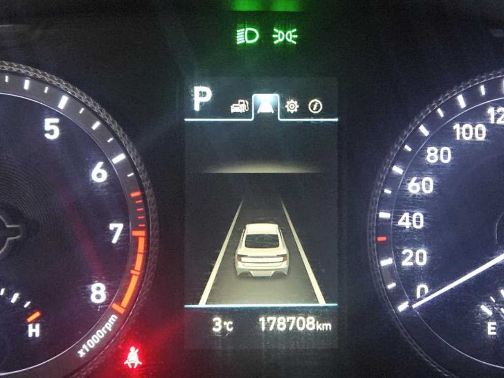 HYUNDAI Sonata - Vista 8