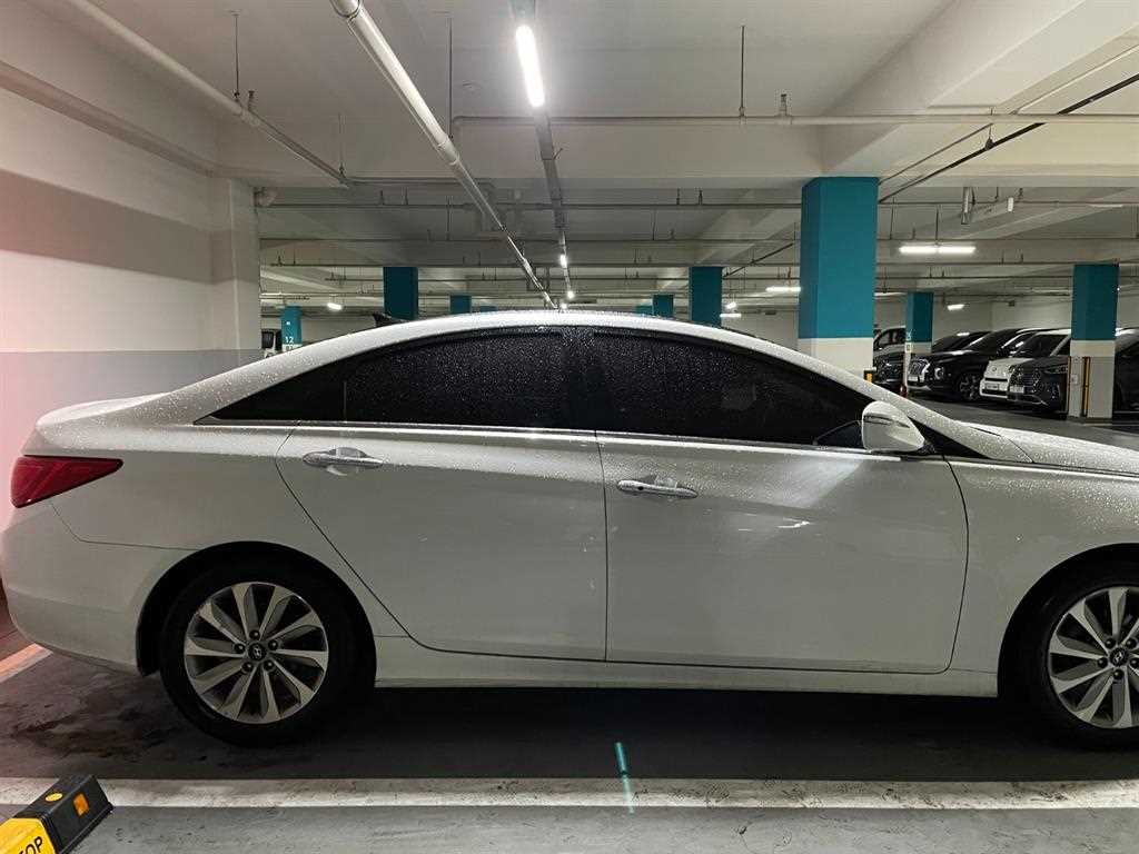 HYUNDAI Sonata - Vista 4