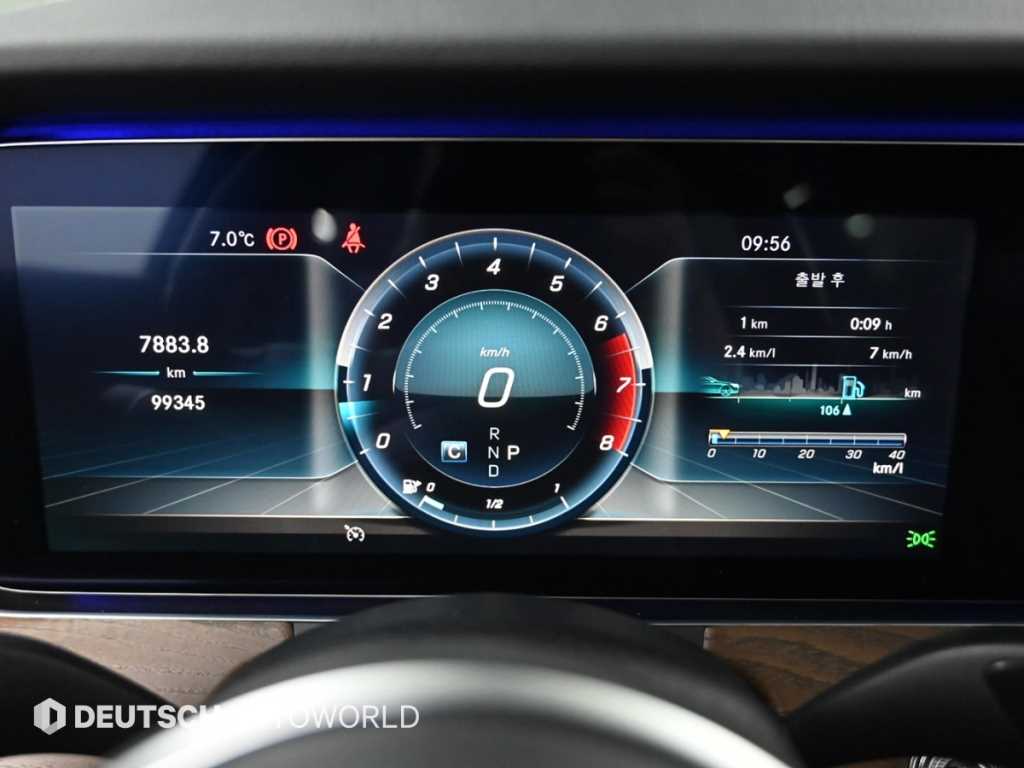 Mercedes Benz E class - Vista 8