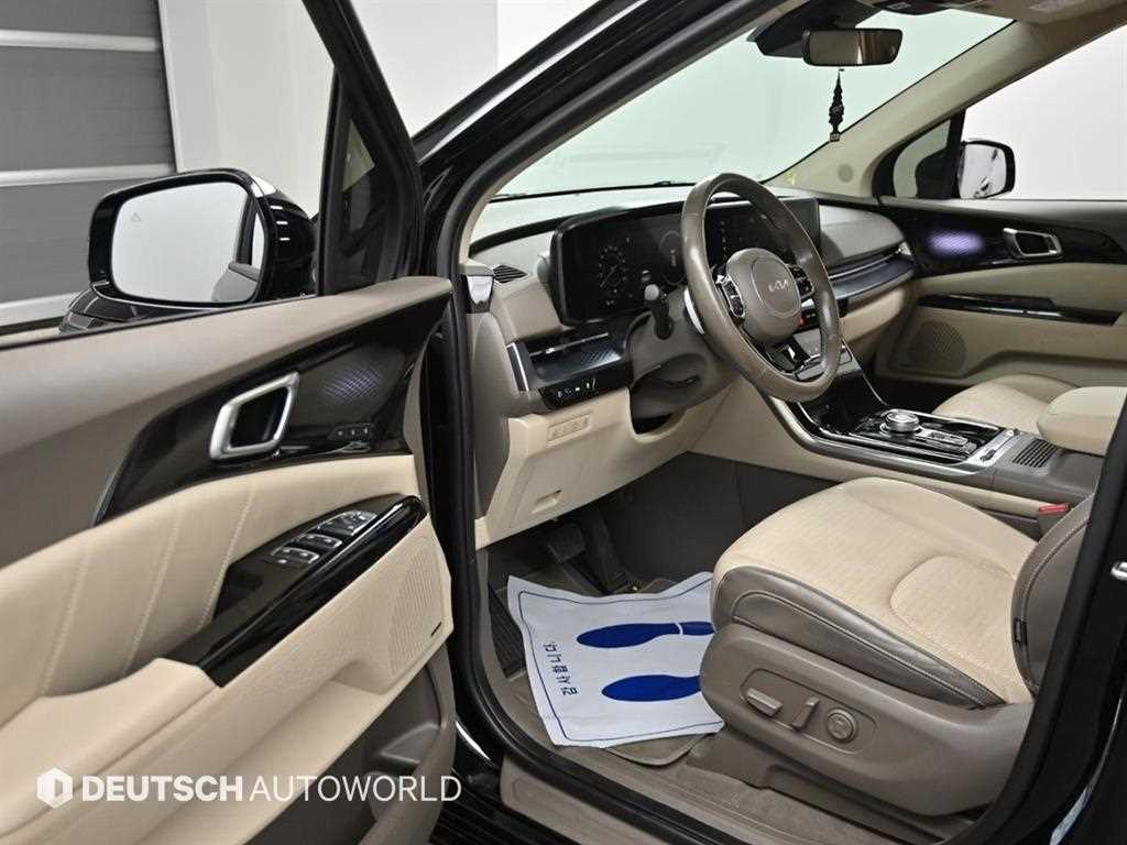 KIA Carnival - Vista 11