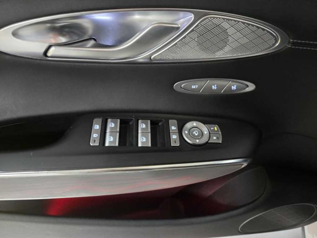 Genesis GV70 - Vista 9