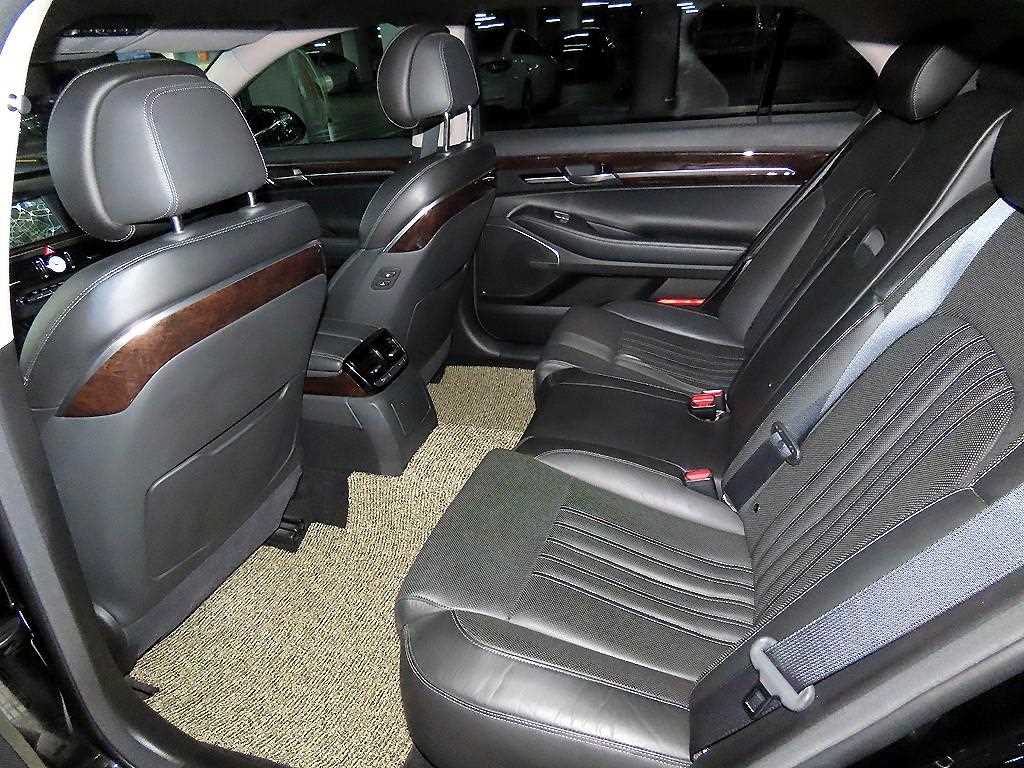 Genesis EQ900 - Vista 7