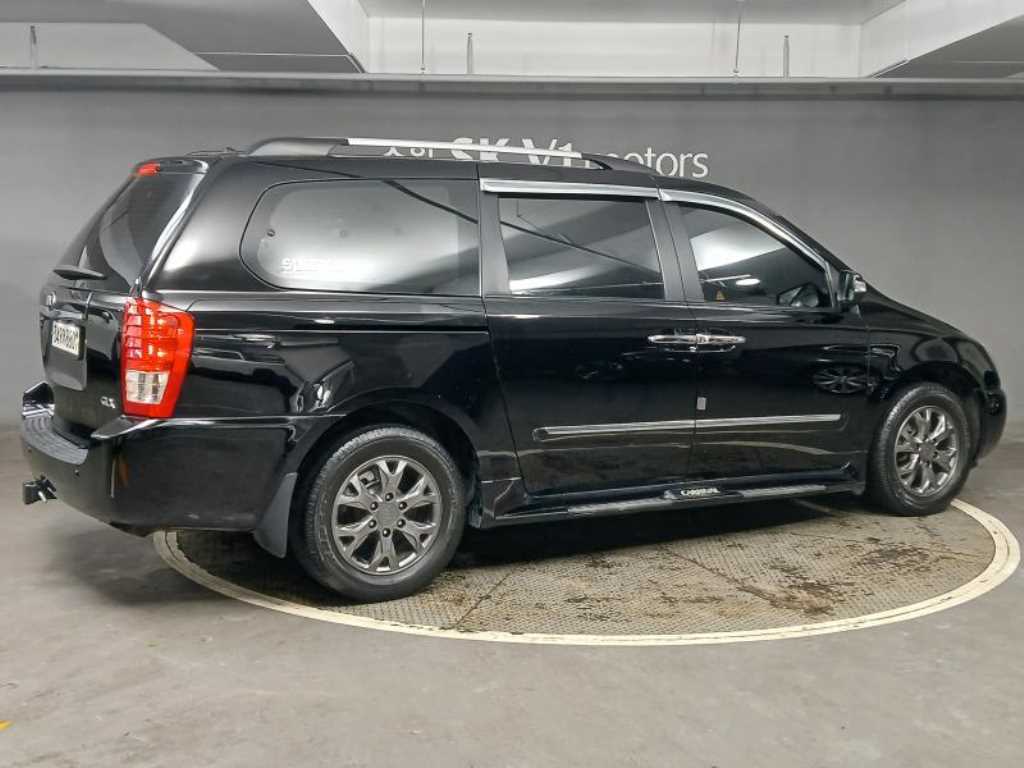 KIA Carnival - Vista 4
