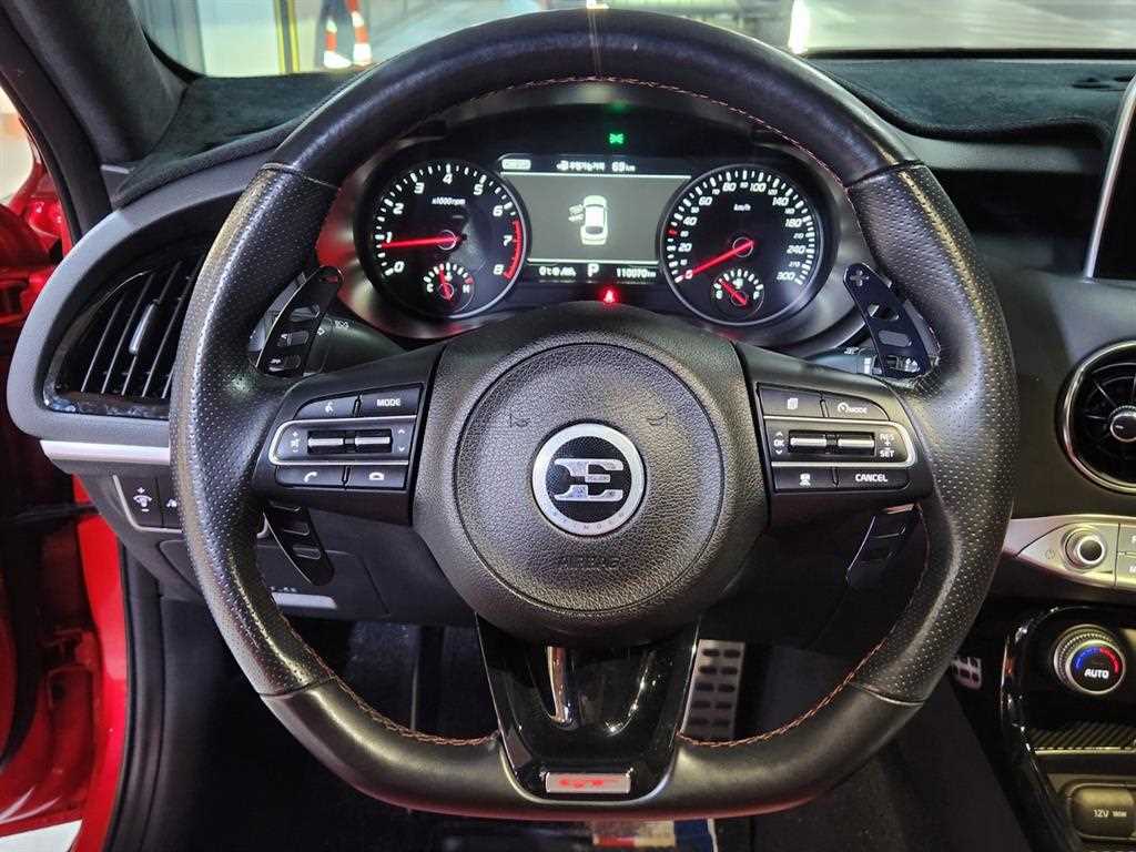 KIA Stinger - Vista 9