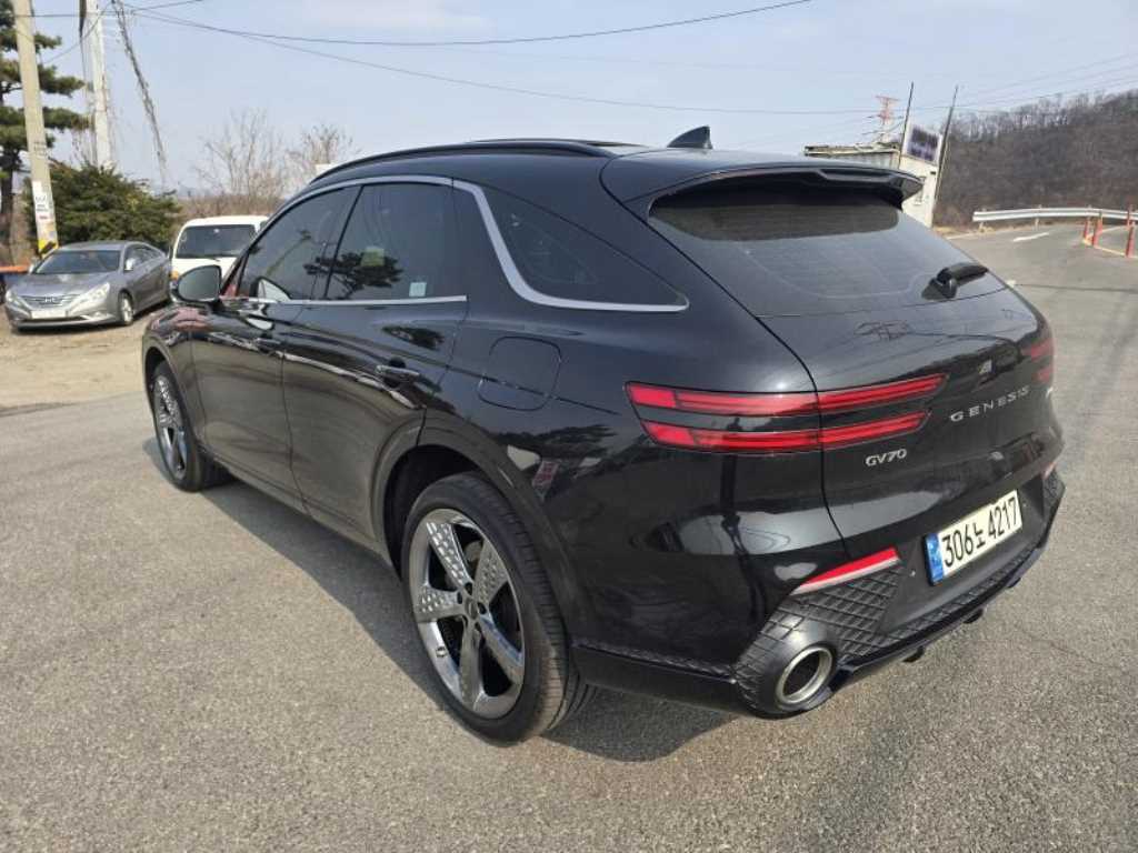 Genesis GV70 - Vista 6