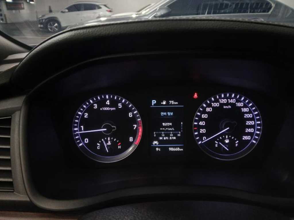 HYUNDAI Sonata - Vista 9