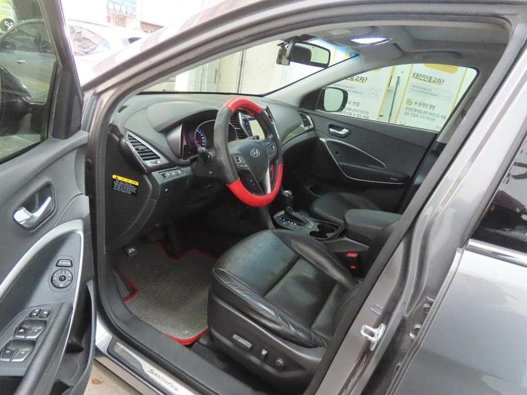 HYUNDAI Santa Fe - Vista 5