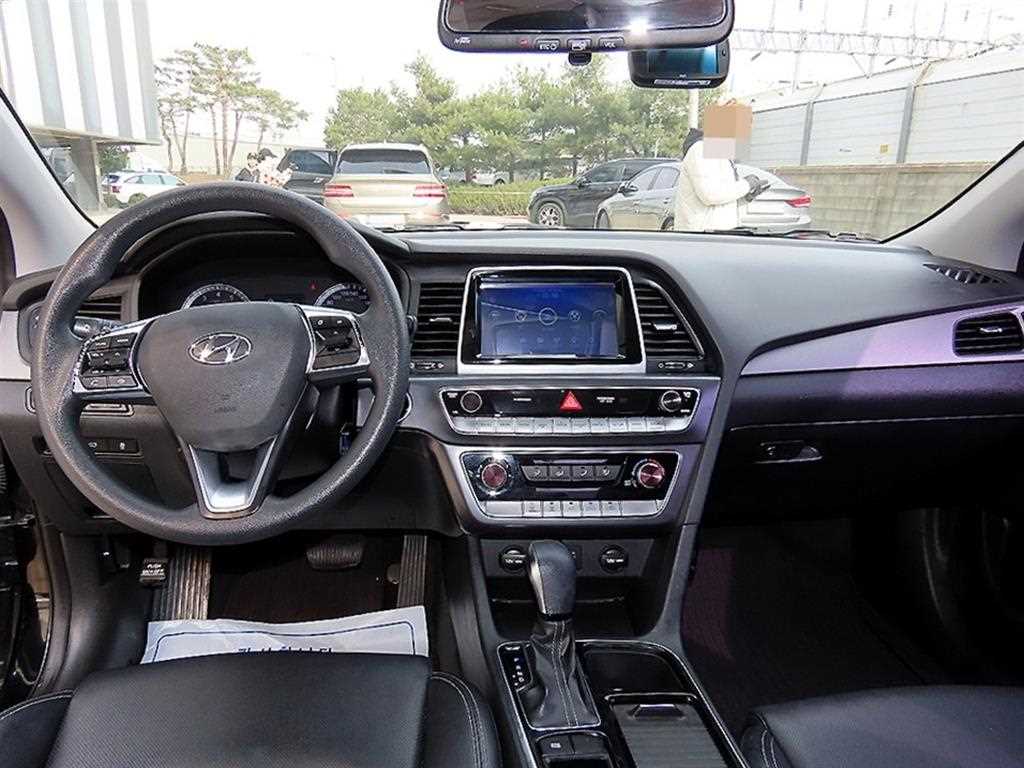HYUNDAI Sonata - Vista 7