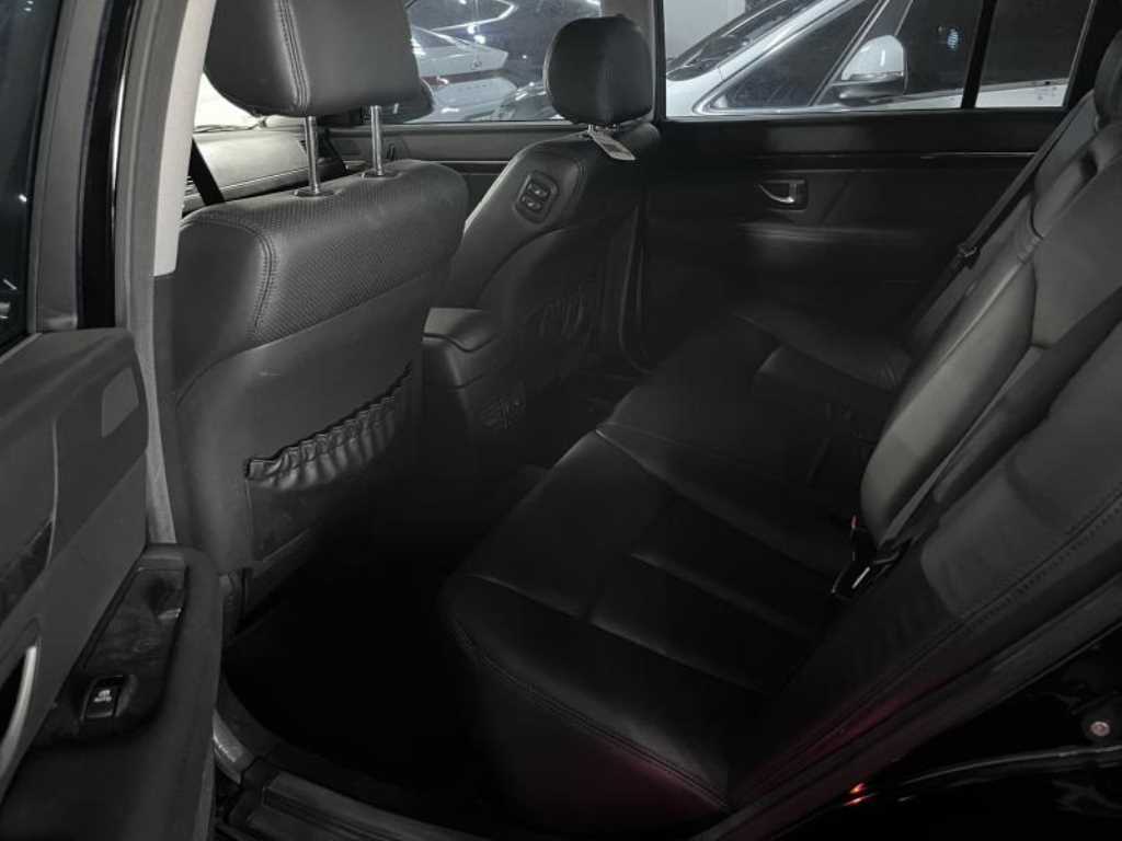 KIA Opirus - Vista 4