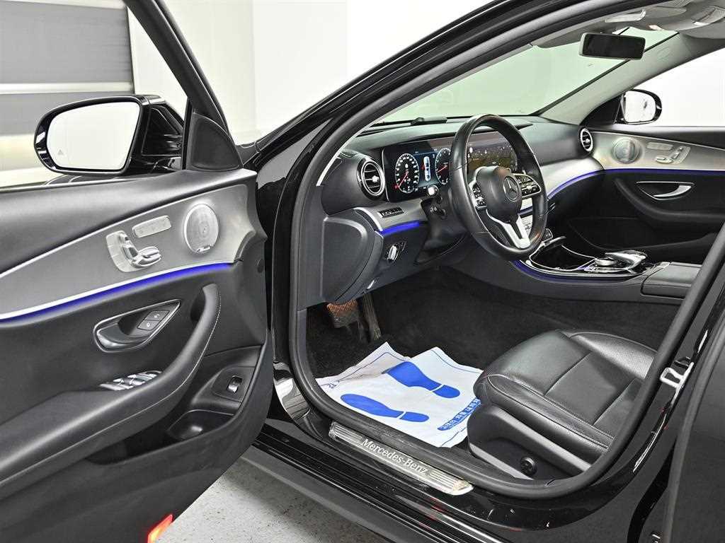 Mercedes Benz E class - Vista 11