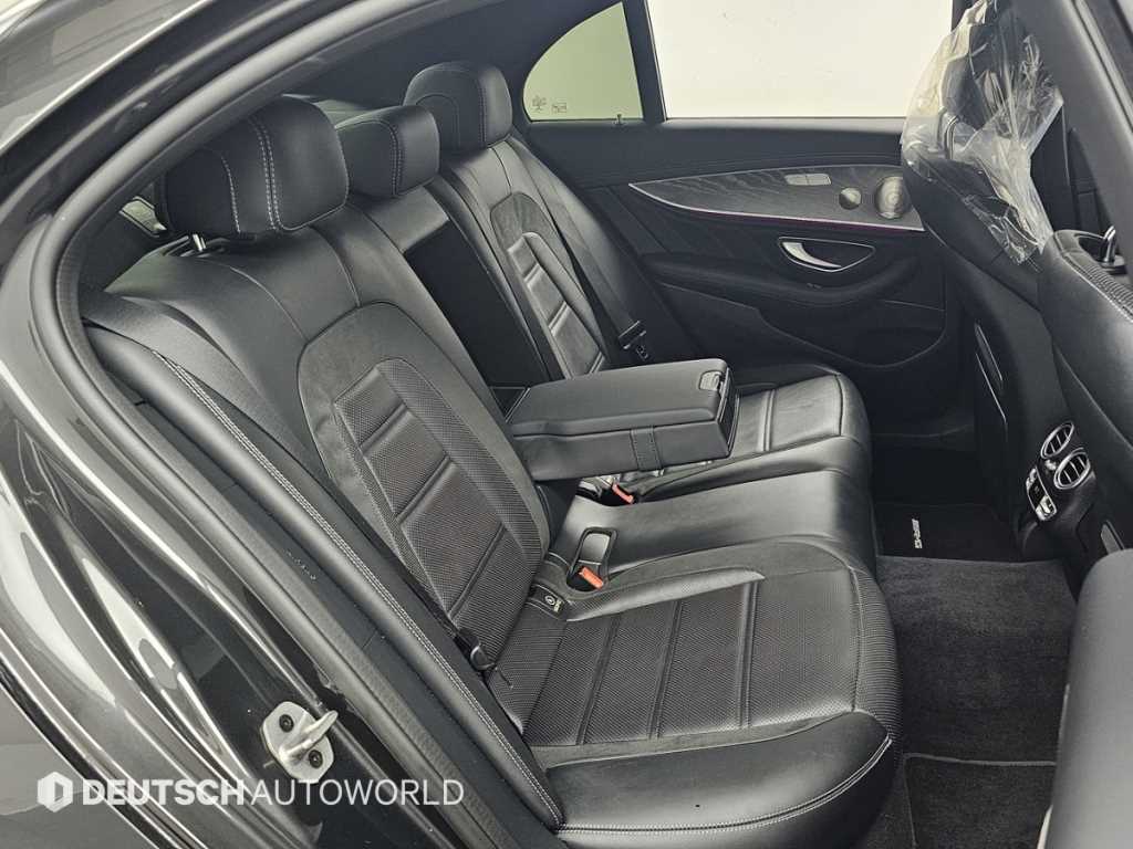 Mercedes Benz E class - Vista 12