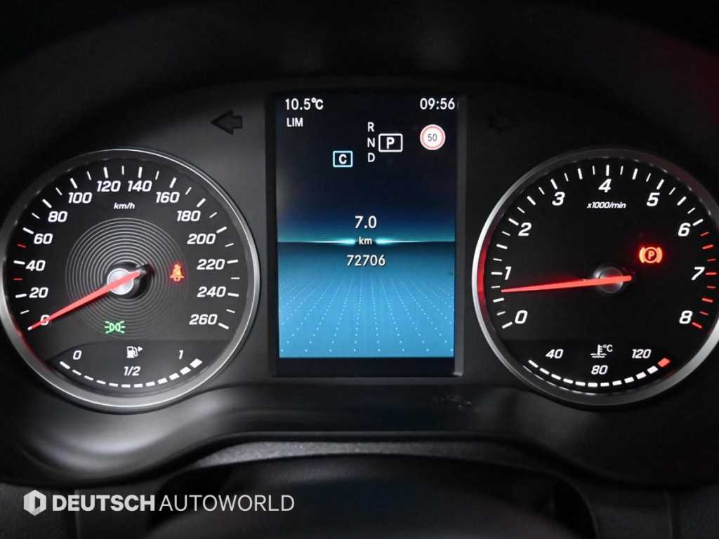 Mercedes Benz C Class - Vista 8