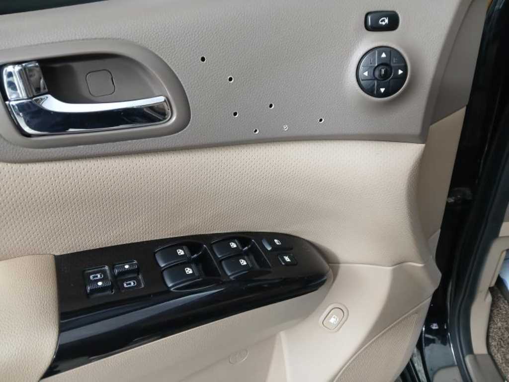 KIA Carnival - Vista 10