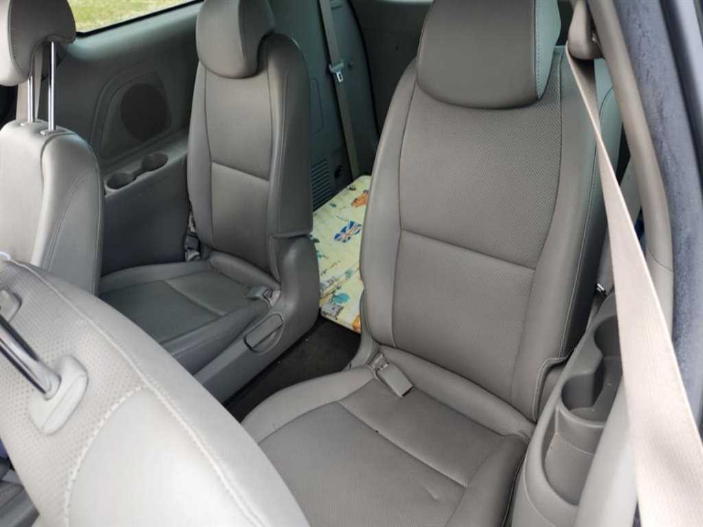 KIA Carnival - Vista 10