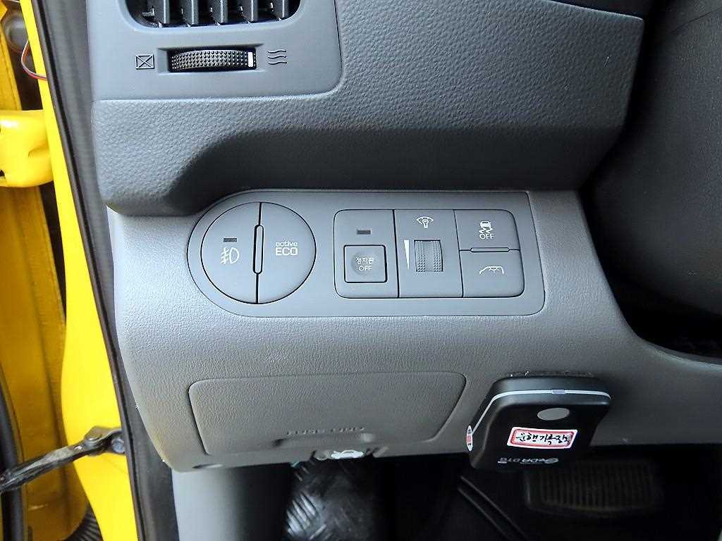 HYUNDAI Starex 2016 Amarillo - Importación desde Corea - HF Imports Iquique - Foto 13