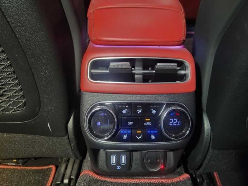 Genesis GV70 - Vista 12