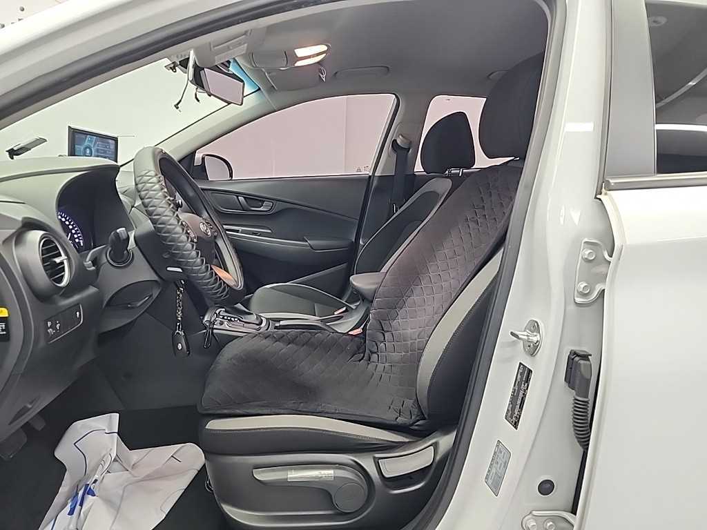 HYUNDAI Kona - Vista 11