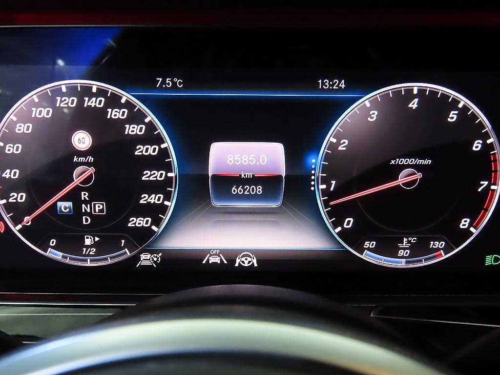 Mercedes Benz E class - Vista 9