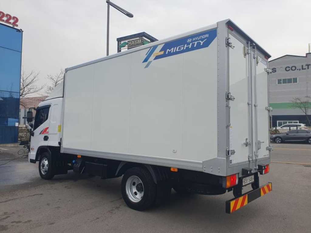 medium and large cargo truck - Vista 7