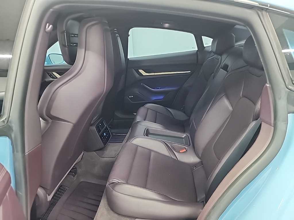 Porsche Taycan - Vista 12